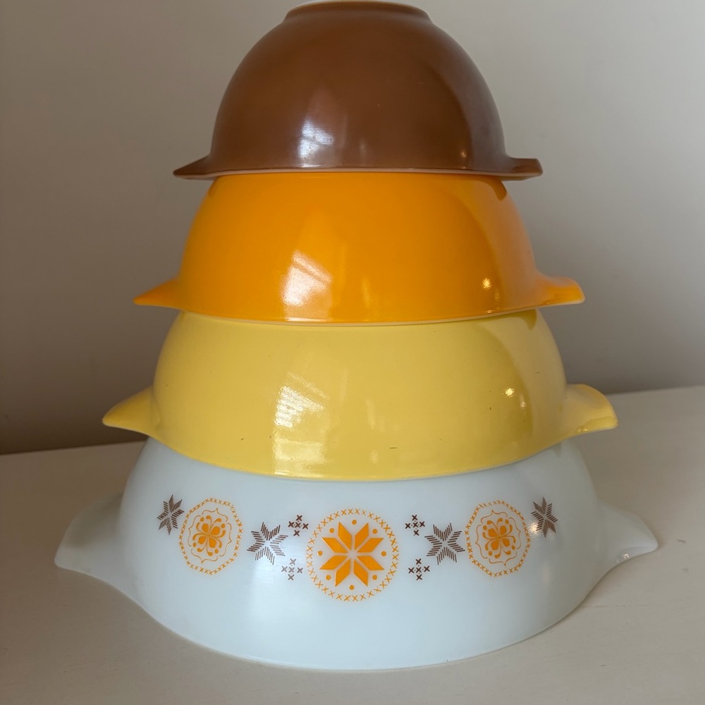 Vintage Pyrex Town and Country Cinderella bowl set #441, #442, #443, #444